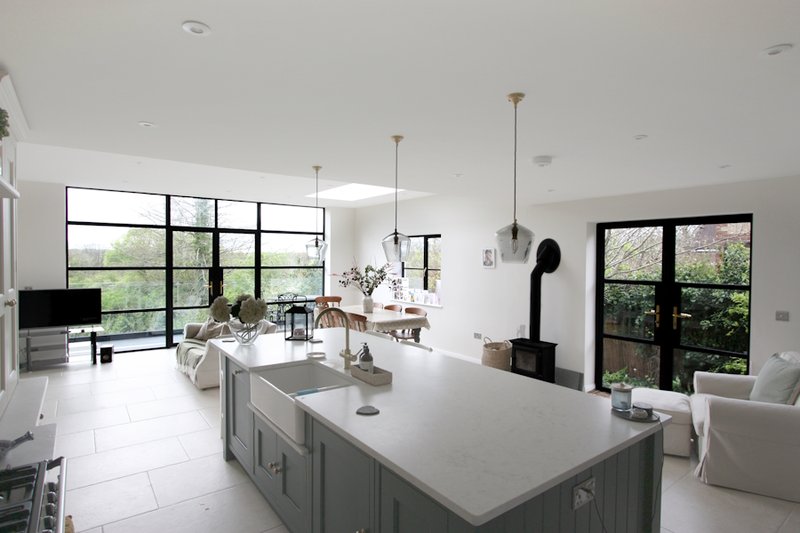 Open_plan_kitchen_JTZo6HR